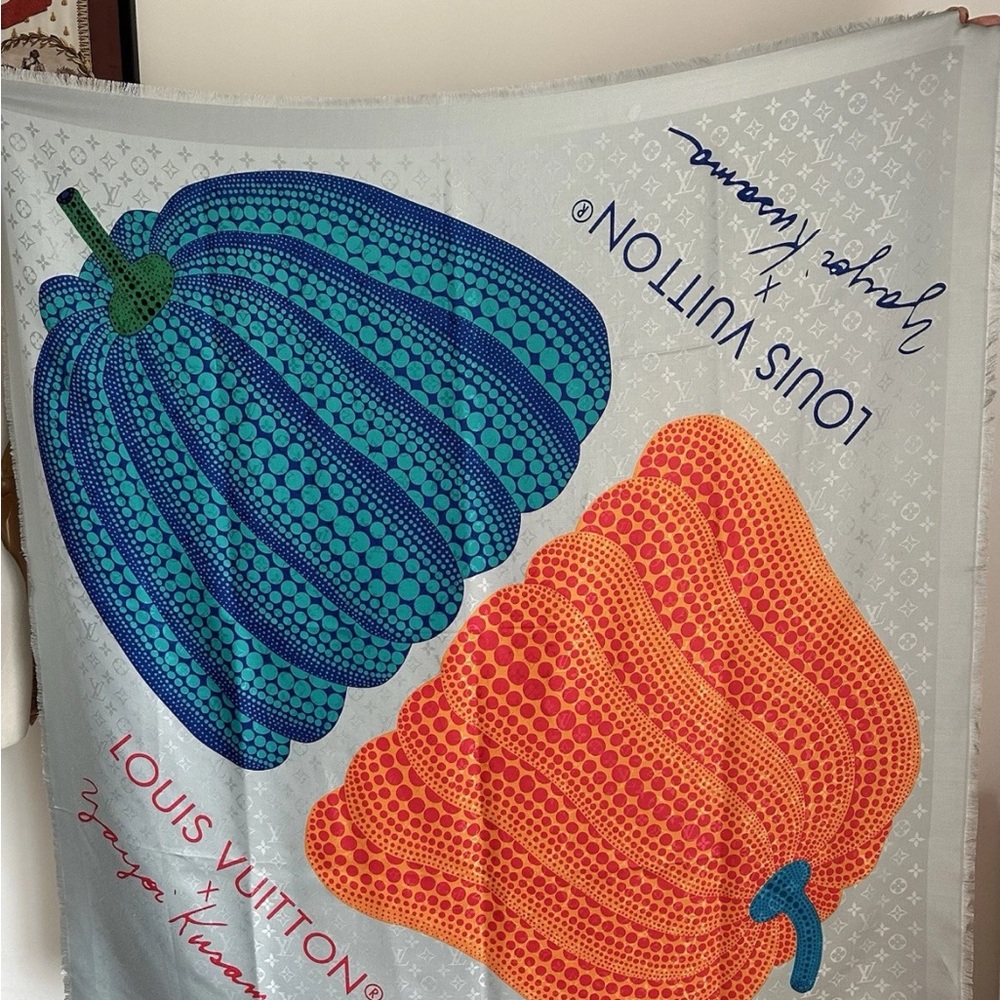 Gorgeous Louis Vuitton x Yayoi Kusama Colorful Pumpkin Scarf